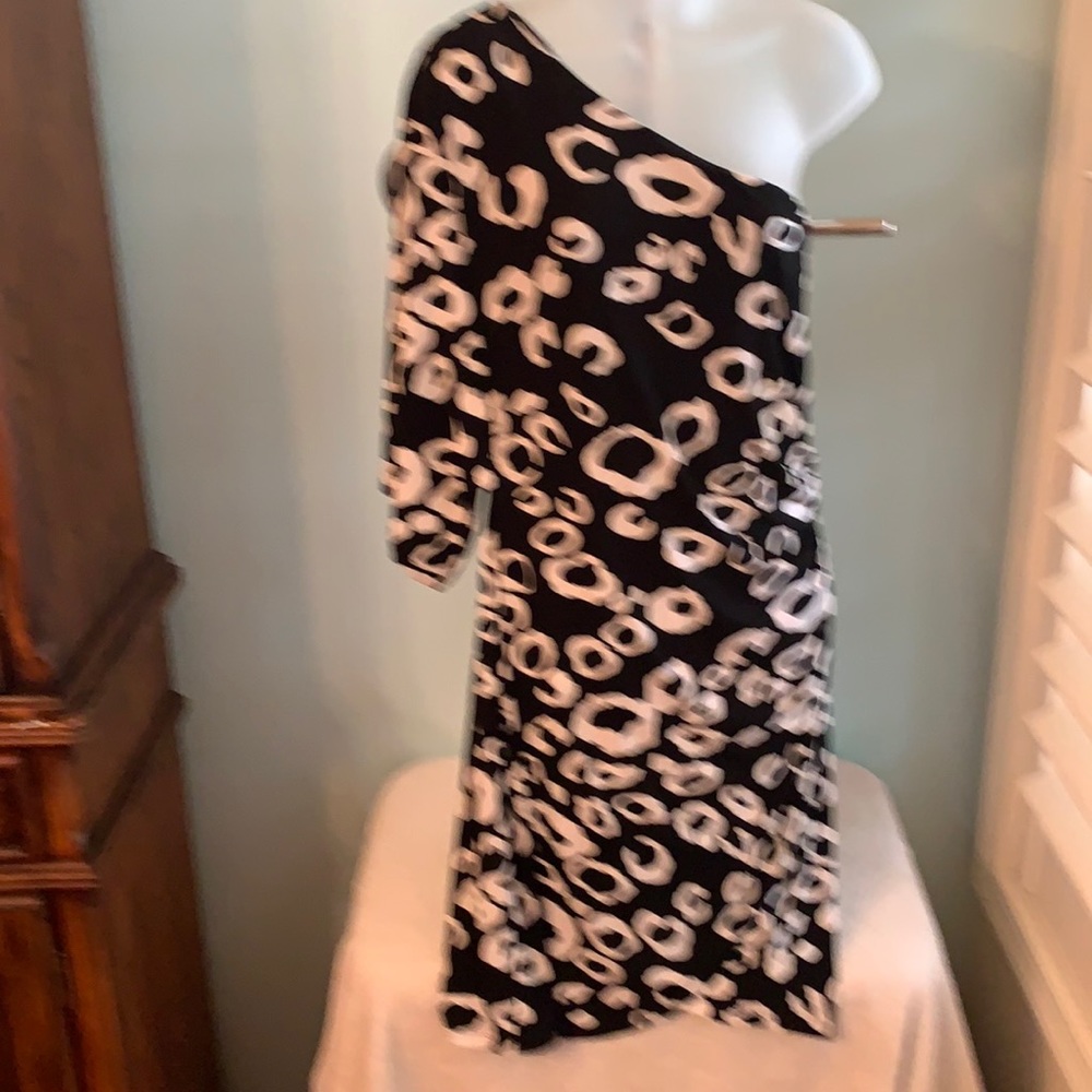 Valerie Bertinelli  one should dress